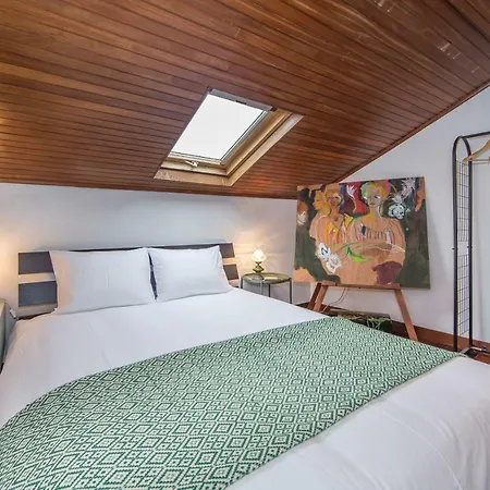 Meet The Artist's House Apartman